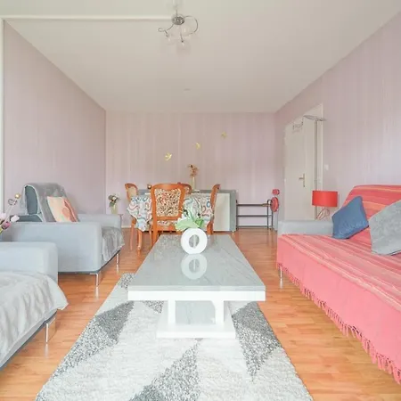 Spacieux Avec Balcon - Proche Paris Apartment *
